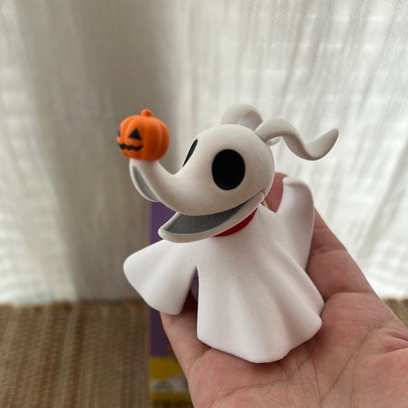 🖤🎃🤍 Zero fluffy puffy figure Disney nightmare before Christmas - Picture 3 of 5